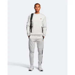 Lyle & Scott LYLE&SCOTT Pocket Branded Jogger -Buitensportuitrusting lyle scott pocket branded jogger 2000x2000 244397