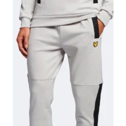 Lyle & Scott LYLE&SCOTT Pocket Branded Jogger -Buitensportuitrusting lyle scott pocket branded jogger 2000x2000 244399